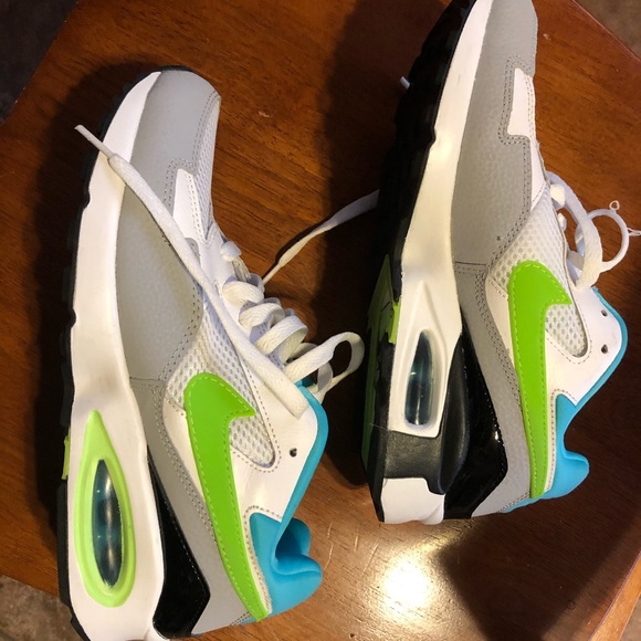 Nike Shoes - Women’s Nike Airmax